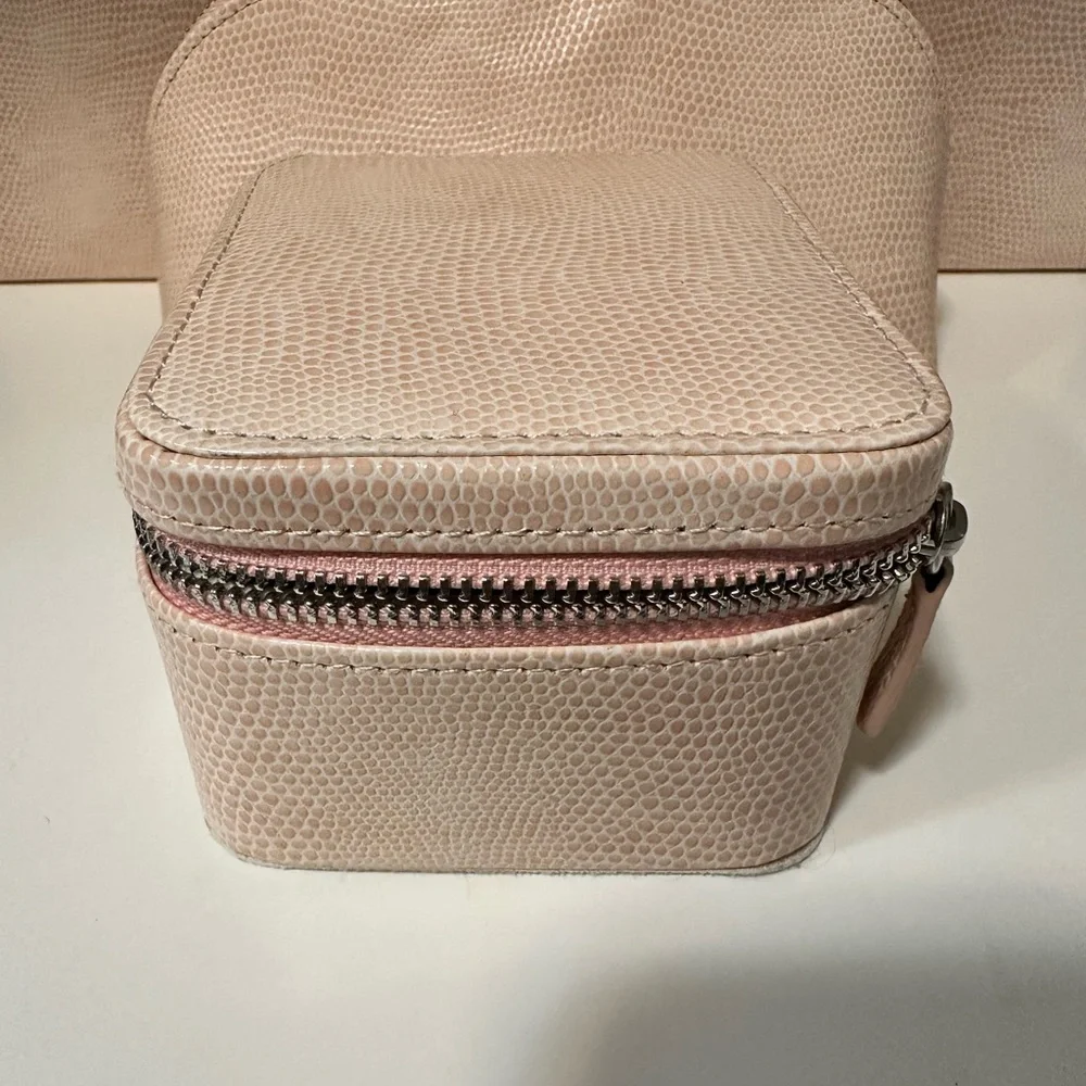 Pottery Barn Blush croco-style Leather Jewelry cube EXCELLENT CONDITION